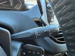 Foto 16 van Peugeot 2008 1.2 PureTech Style NIEUWE DISTRUBITIE! / Airco / Navi / Cruise Control / Bluetooth / LM
