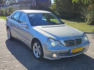 Foto 19 van Mercedes-Benz C-klasse 200 K. Elegance apk 25-04-2027