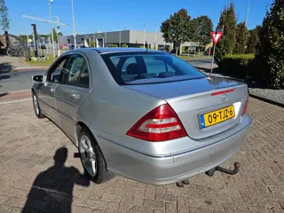 Foto 16 van Mercedes-Benz C-klasse 200 K. Elegance apk 25-04-2027