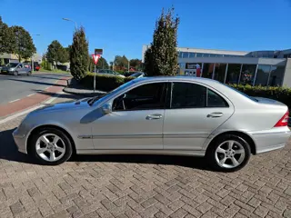 Foto 14 van Mercedes-Benz C-klasse 200 K. Elegance apk 25-04-2027