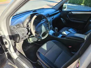 Foto 13 van Mercedes-Benz C-klasse 200 K. Elegance apk 25-04-2027