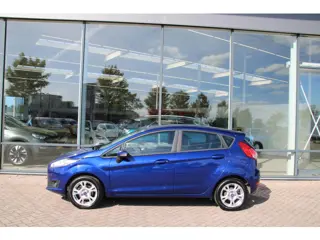 Foto 13 van Ford Fiesta 1.0 80pk Style Ultimate 5-drs Airco Navi Parkeersensoren V+A Zeer mooi