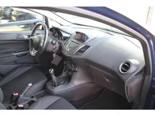 Foto 19 van Ford Fiesta 1.0 80pk Style Ultimate 5-drs Airco Navi Parkeersensoren V+A Zeer mooi