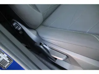 Foto 11 van Ford Fiesta 1.0 80pk Style Ultimate 5-drs Airco Navi Parkeersensoren V+A Zeer mooi