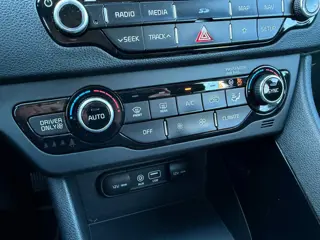 Foto 14 van Kia Niro 1.6 GDi Hybrid DynamicLine