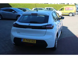 Foto 15 van Peugeot 208 1.2 PureTech Active 1e eigenaar, distributie verv.