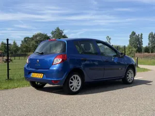 Foto 17 van Renault Clio 1.2 Special Line | AIRCO | 5 DEURS | NAVI