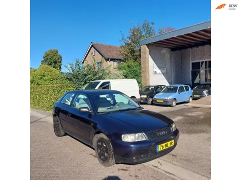 Audi A3 1.8 5V Ambiente met Nieuwe APK