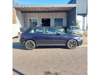 Foto 17 van Audi A3 1.8 5V Ambiente met Nieuwe APK