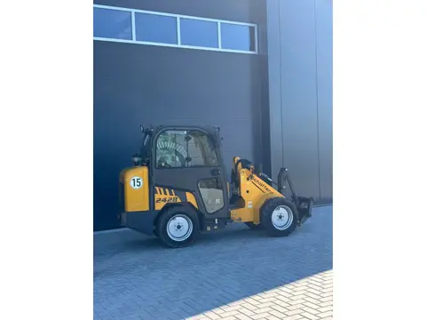 Schäffer 2428 SLT Kniklader 2021 | 570 Uur | Cabine |