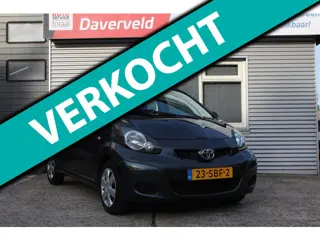 Toyota Aygo 1.0-12V Now 5-deurs 63dkm! nap, boekjes, 2x sleutel, nl-auto, nieuwe apk en onderhoudsbe