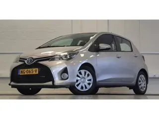 Toyota Yaris 1.5 Hybrid Now Navi Camera 100% Onderhouden