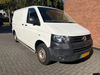 Foto 11 van VOLKSWAGEN TRANSPORTER 2.0 TDI L1H1 T800BA. AIRCO,TH,KAMERA GOED ONDERHOUDEN