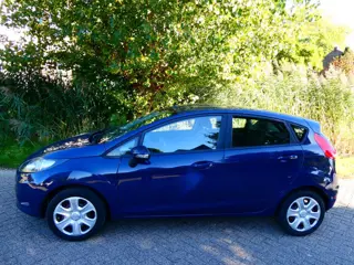 Foto 13 van Ford Fiesta 1.25i 5-deurs 2e eigenaar Airco Zuinig 4-Cilinder Trekhaak