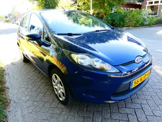 Foto 18 van Ford Fiesta 1.25i 5-deurs 2e eigenaar Airco Zuinig 4-Cilinder Trekhaak