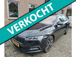 Skoda Octavia Combi 1.5 e-TSI Business Edition Plus. O.a. verwarmde sportstoelen, camera, navi, carp
