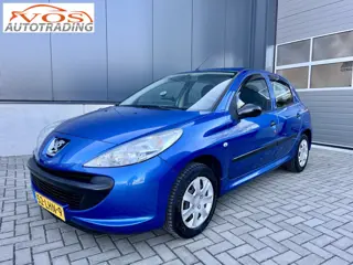 Peugeot 206+ 1.1 XR (bj 2010)