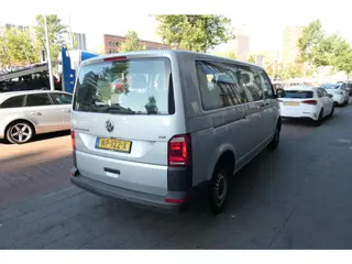 Foto 19 van Volkswagen Transporter Kombi 2.0 TDI L2H1 Highline Apk/Airco/Cruise/Nap/Camera/Boekjes/9-Zitter