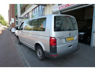 Foto 18 van Volkswagen Transporter Kombi 2.0 TDI L2H1 Highline Apk/Airco/Cruise/Nap/Camera/Boekjes/9-Zitter