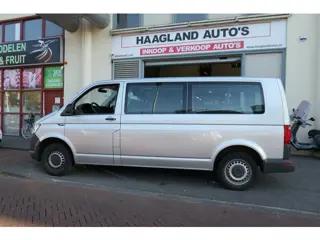 Foto 14 van Volkswagen Transporter Kombi 2.0 TDI L2H1 Highline Apk/Airco/Cruise/Nap/Camera/Boekjes/9-Zitter