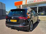 Foto 27 van Volkswagen Tiguan 1.5 TSI ACT Highline Bns R-Line BJ.2019 / Navi / Clima / Adapt. Cruise / Camera /