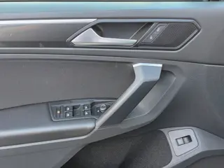 Foto 19 van Volkswagen Tiguan 1.5 TSI ACT Highline Bns R-Line BJ.2019 / Navi / Clima / Adapt. Cruise / Camera /