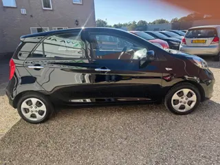 Foto 17 van Kia Picanto 1.0 CVVT Airco, elektr ramen, 5 deurs, APK 09-2027!