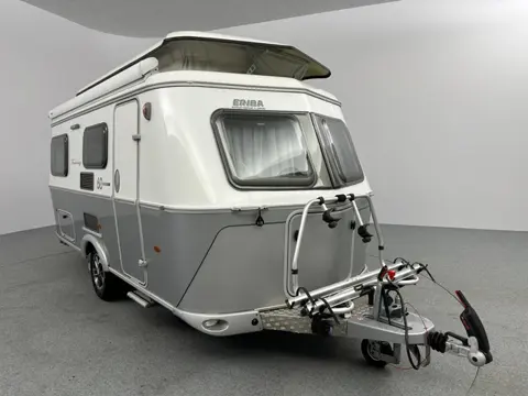 Eriba Touring Troll 542 GT 60 Edition Cassetteluifel Mover
