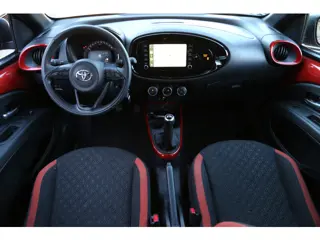 Foto 18 van Toyota Aygo X 1.0 VVT-i MT Pulse Navi Carplay ACC Camera 12.700km!!