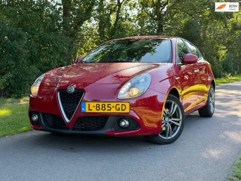 Alfa Romeo Giulietta 1.6 JTDm Super | Leder + Navi + Cruise Nu € 4.950,- !!!