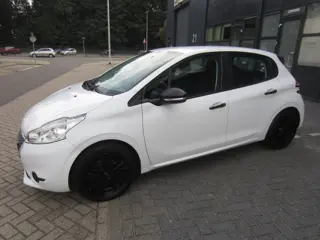 Foto 17 van Peugeot 208 1.0 VTi Access 2014 Airco 82.000KM NAP! APK!