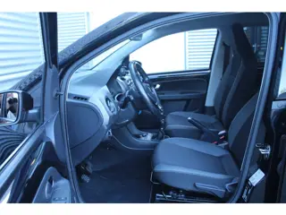 Foto 13 van Volkswagen Up! 1.0 65pk Active Camera LMV