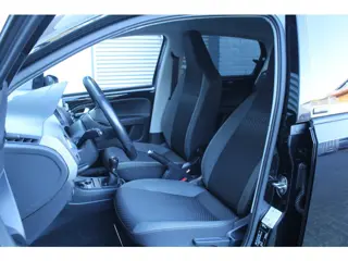 Foto 12 van Volkswagen Up! 1.0 65pk Active Camera LMV