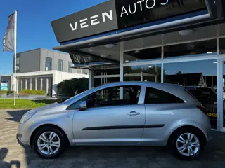 Foto 20 van Opel Corsa 1.2-16V Enjoy AUTOMAAT Airco Cruise Trekhaak