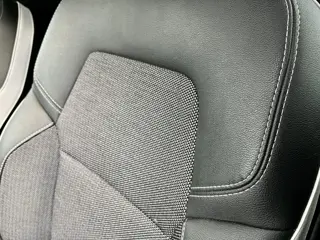 Foto 14 van Renault Captur 1.6 E-Tech Plug-In Hybrid 160 Intens | Trekhaak Afn. | All Seasons | Adaptive cruise