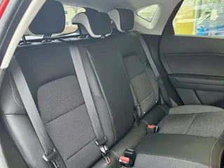Foto 18 van Renault Captur 1.6 E-Tech Plug-In Hybrid 160 Intens | Trekhaak Afn. | All Seasons | Adaptive cruise