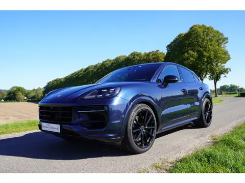 Porsche Cayenne Coupé 3.0 E-Hybrid / BTW / Sport Design / Pano / Trekhaak / Sport Chrono /  Adaptief