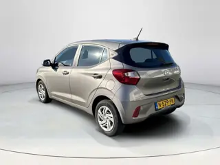 Foto 18 van Hyundai i10 1.0 Comfort Smart Net binnen, In nieuwstaat