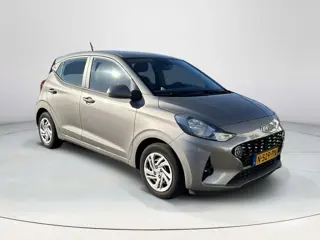 Foto 14 van Hyundai i10 1.0 Comfort Smart Net binnen, In nieuwstaat