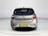 Foto 23 van Hyundai i10 1.0 Comfort Smart Net binnen, In nieuwstaat