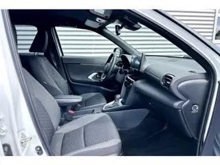 Foto 15 van Toyota Yaris Cross 1.5 Hybrid Dynamic Safety + Winter-Pakket