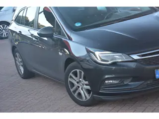 Foto 14 van Opel Astra Sports Tourer 1.6 CDTI Business+ | Navigatie | Trekhaak | Cruise-control | Airco | NL aut