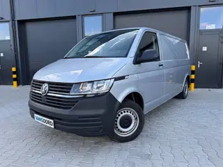 Foto 20 van Volkswagen Transporter 2.0 TDI L2H1 28 / 150 PK / ACC / CLIMA / CARPLAY / werkplaatsinrichting