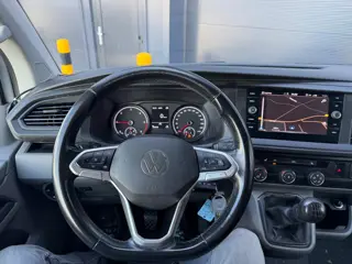 Foto 17 van Volkswagen Transporter 2.0 TDI L2H1 28 / 150 PK / ACC / CLIMA / CARPLAY / werkplaatsinrichting