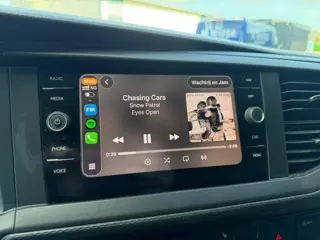 Foto 11 van Volkswagen Transporter 2.0 TDI L2H1 28 / 150 PK / ACC / CLIMA / CARPLAY / werkplaatsinrichting