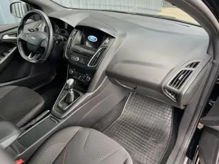 Foto 19 van Ford Focus Wagon 1.0 ST-Line NAVIGATIE!/140 PK!/ONDERHOUDEN!/