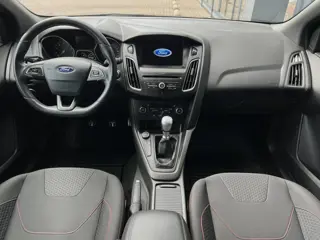 Foto 20 van Ford Focus Wagon 1.0 ST-Line NAVIGATIE!/140 PK!/ONDERHOUDEN!/