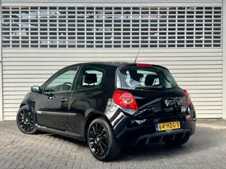 Foto 20 van Renault Clio III RS 2.0-16V 200 CUP Rijklaarprijs!