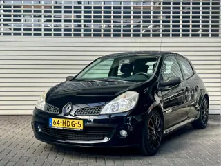 Foto 19 van Renault Clio III RS 2.0-16V 200 CUP Rijklaarprijs!