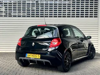 Foto 18 van Renault Clio III RS 2.0-16V 200 CUP Rijklaarprijs!